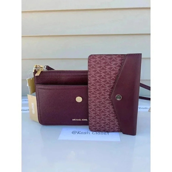 Michael Kors Maisie Medium Pebbled Leather 3-in-1 Crossbody Bag - Merlot - Picture 1 of 12
